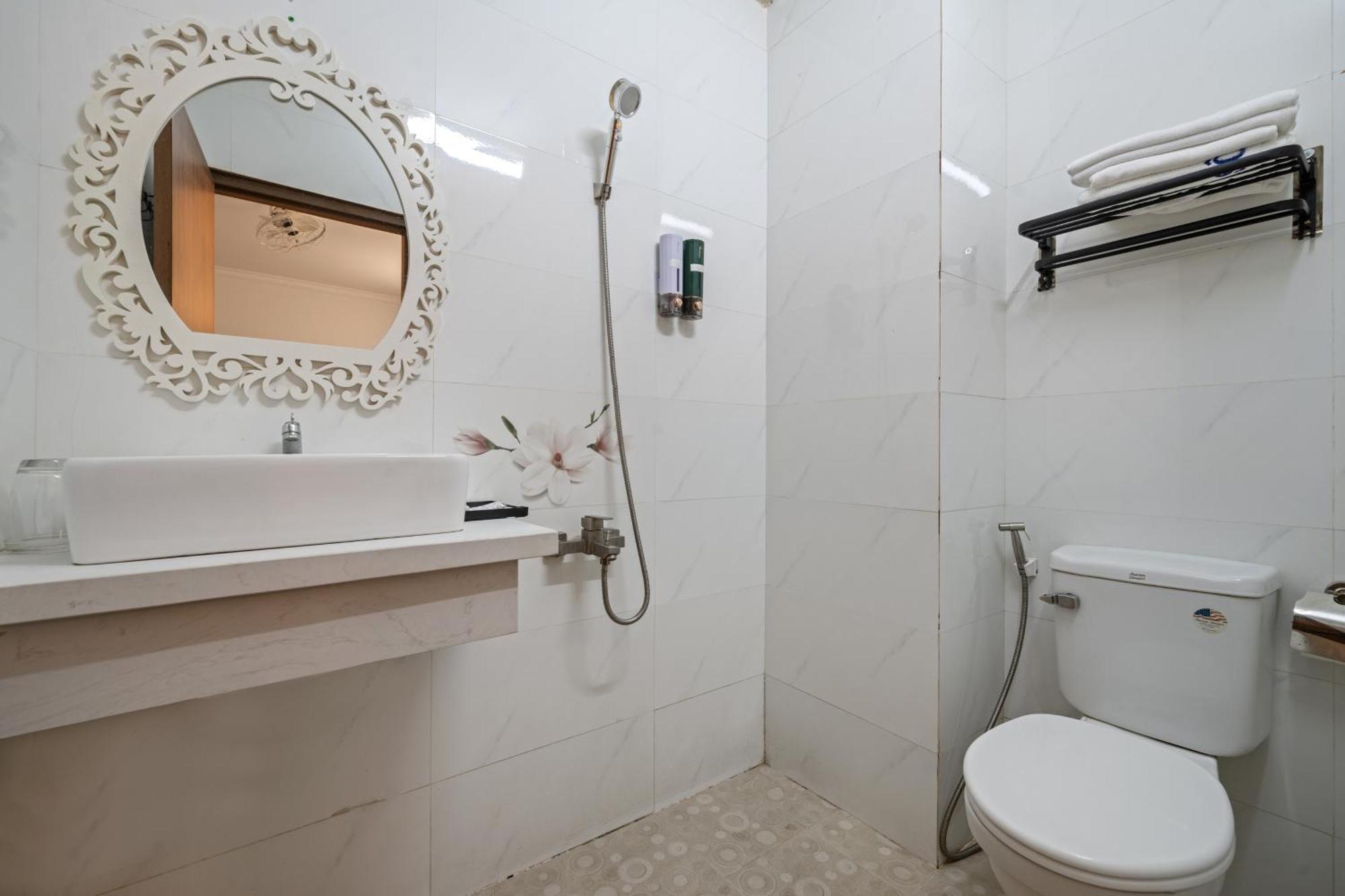 Khach San Nami Nha Trang Hotel Buitenkant foto